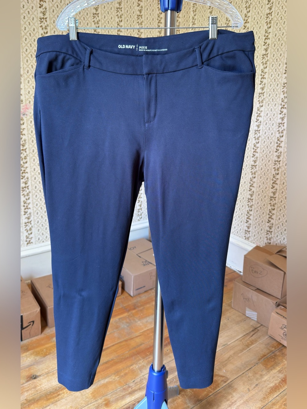 Old Navy Pixie Ankle Pant with Built In Sculpt - Navy